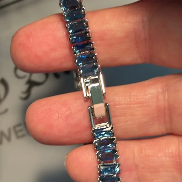 Pretty Bird Tennis Bracelet - Picture 5 of 5